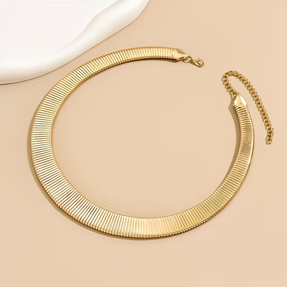 NEW Elegant Gold Necklace. Trendy necklace. ☀️ A0-14 - Picture 3 of 6